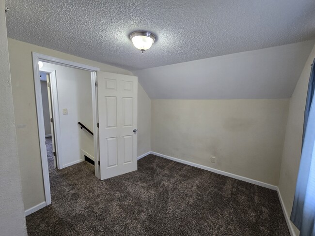 Building Photo - 330 Cottage St