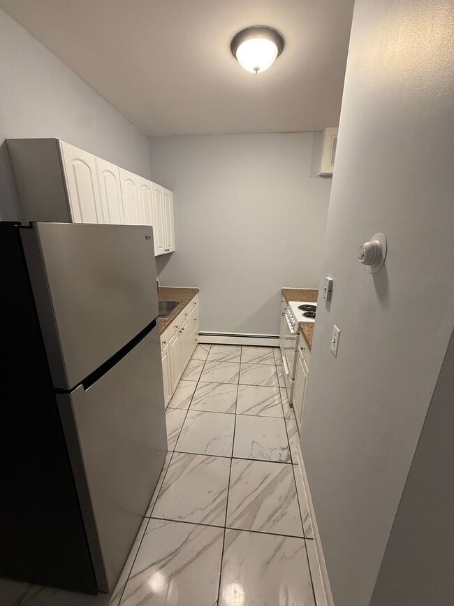 Building Photo - 178-188 South Whitney