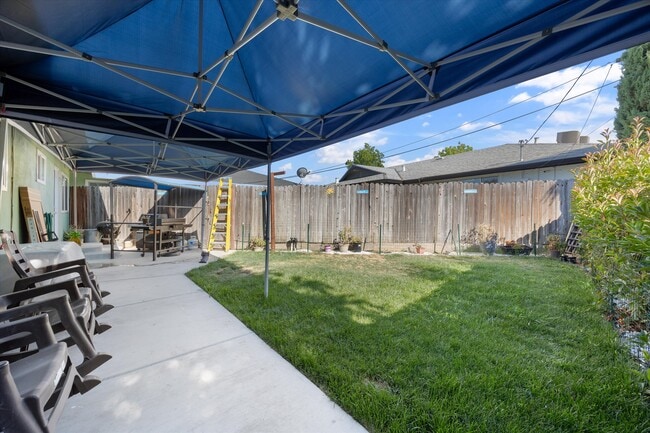 Building Photo - 2326 Ramon Dr