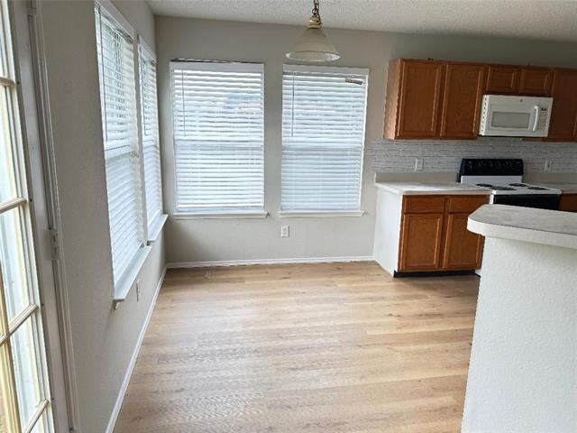 Building Photo - 301 Longshore Dr