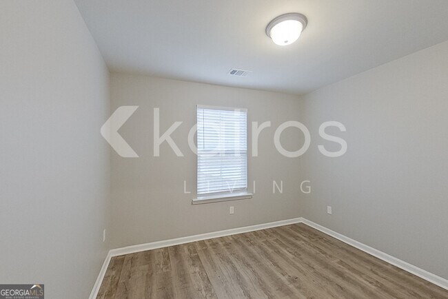 Building Photo - 136 Western Red Cedar Dr