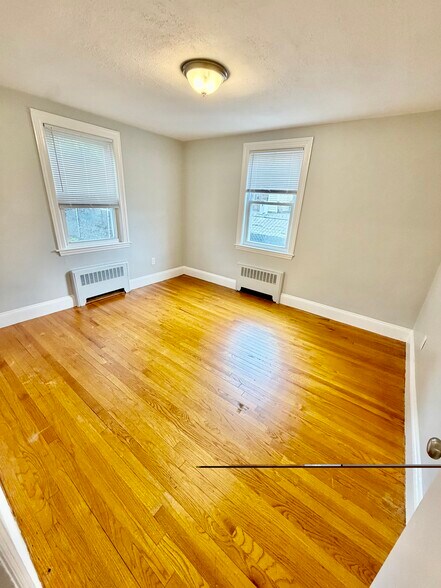 Building Photo - 78 Haddon St