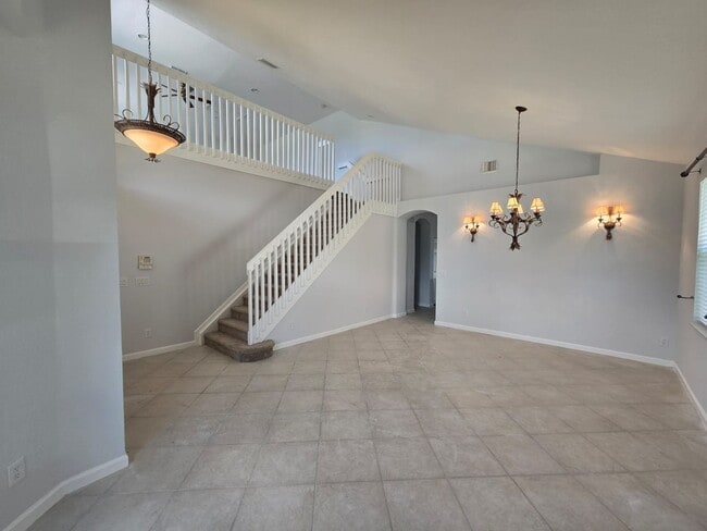 Building Photo - Bright + Spacious Home for Rent in West La...