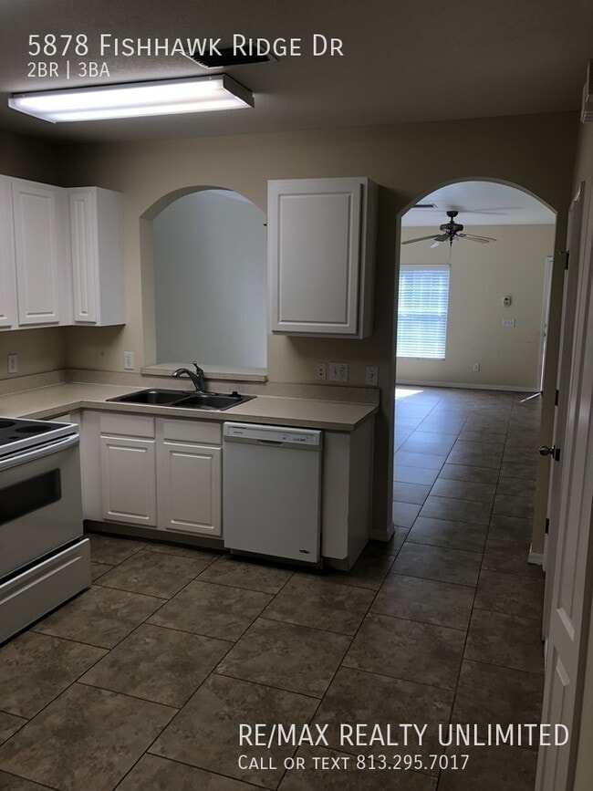 Building Photo - 5878 Fishhawk Ridge Dr