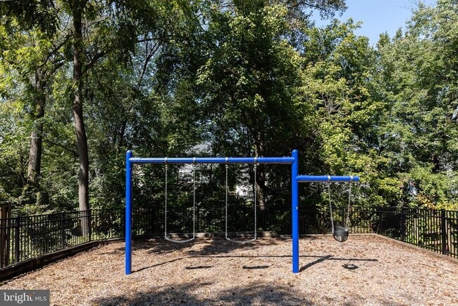Building Photo - 13640 Deerwater Dr