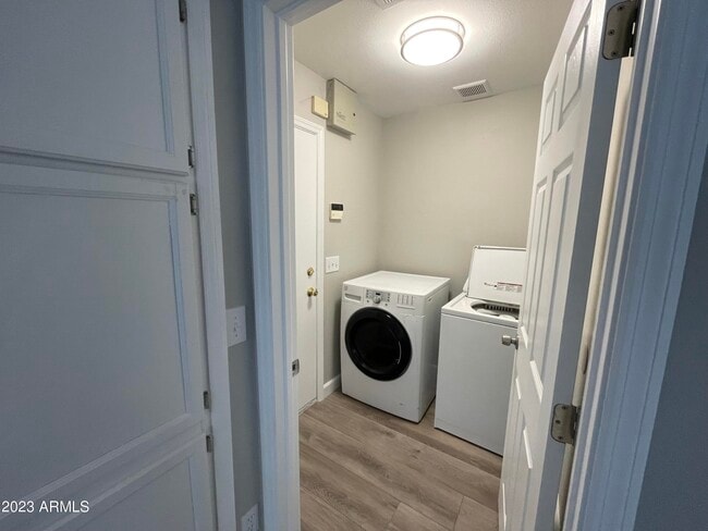 Building Photo - 607 S Winthrop St