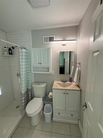 Building Photo - 817 Loganwood Ave