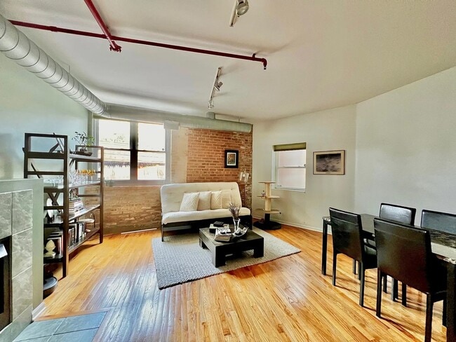 Building Photo - 1834 Ridge Ave