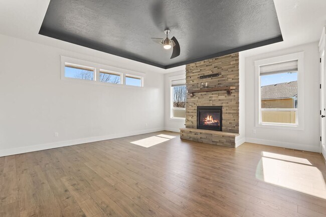 Building Photo - Large home with an RV garage