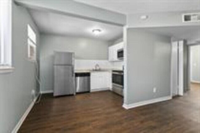 Building Photo - 4825-4833-4833 NW Homestead Terrace