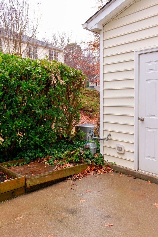 Building Photo - 2204 Valley Haven Dr