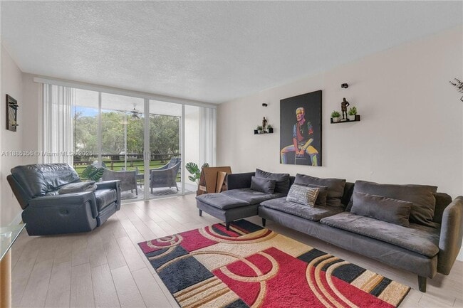 Building Photo - 9410 Poinciana Pl