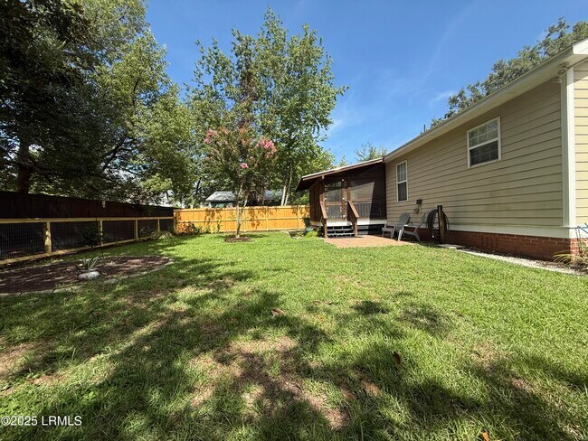 Building Photo - 2717 Oaklawn Ave