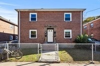 Building Photo - 19 Beechcroft St