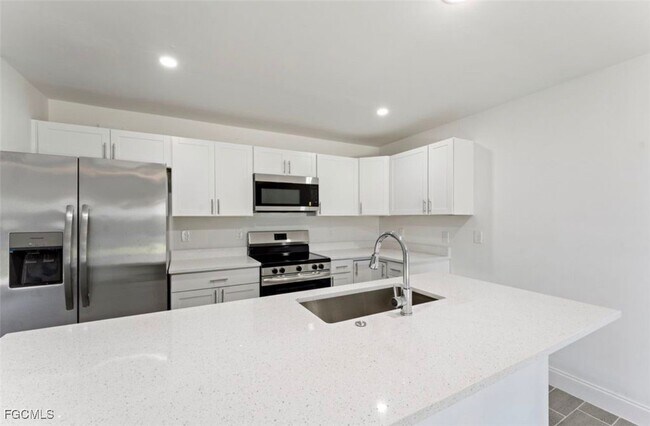 Building Photo - 5023 24th St SW