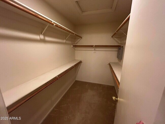 Building Photo - 4525 E Grovers Ave