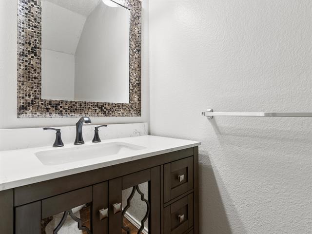 Building Photo - 2412 Avalon Creek Way