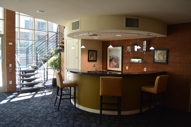 Building Photo - 1701 E Colter St