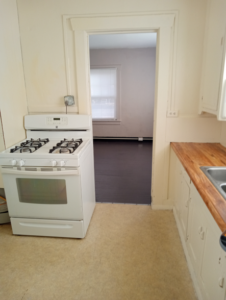 Kitchen - 419 10th St