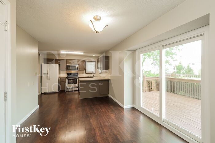 Building Photo - 16110 Spring Valley Rd