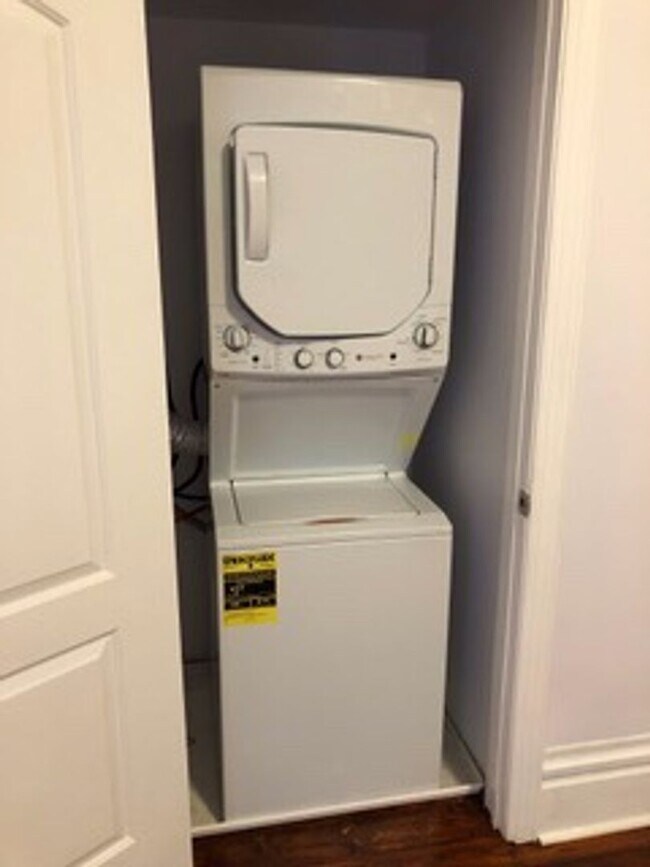 Building Photo - 6062 Butler St