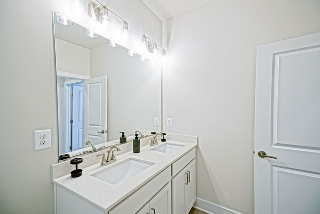 Building Photo - 24487 Robert Andrew Dr