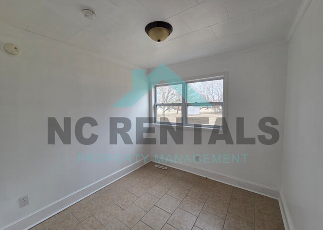 Building Photo - 312 Walter Chambers St