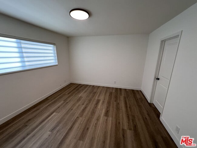 Building Photo - 314 S Clark Dr