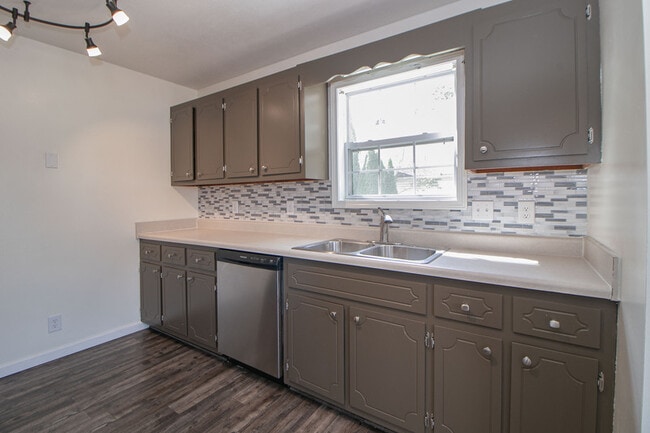 Building Photo - 1325 Meredith Way