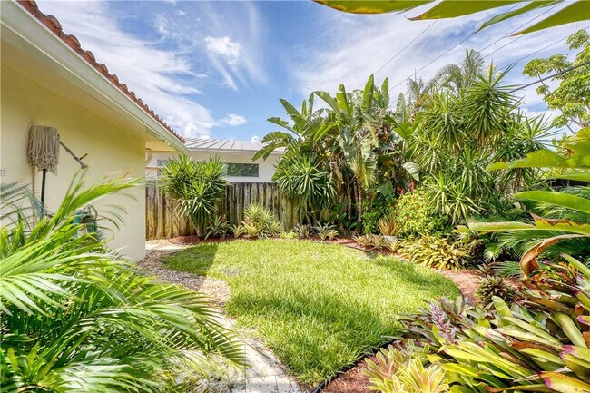 Building Photo - 2000 Admirals Way