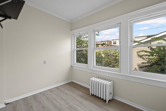 Building Photo - 2712 W Winnemac Ave