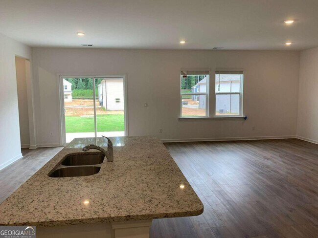 Building Photo - 200 Dragon Dr