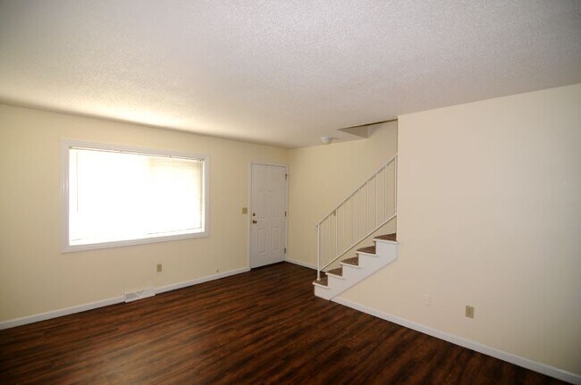 Living Room - 4 Devon Ct
