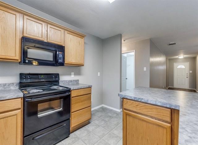 Building Photo - 2001 Lake Trail Dr