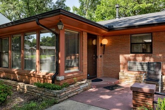 Building Photo - 600 S Flood Ave