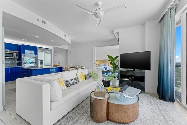 Building Photo - 3101 Bayshore Dr