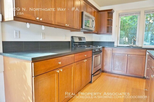 Building Photo - Townhome in Northgate Seattle