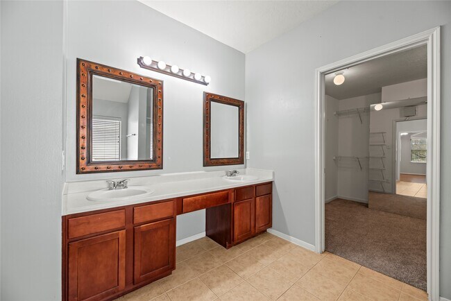 Building Photo - 16127 Spur Canyon Ct