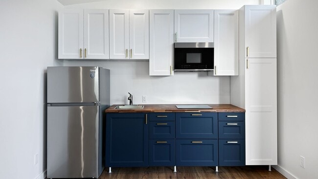 Building Photo - 22nd760