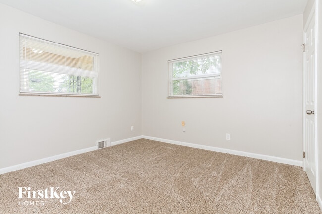 Building Photo - 2741 Jonrose Ave