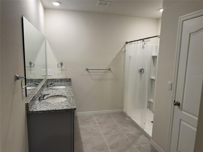 Building Photo - 1061 Fig St