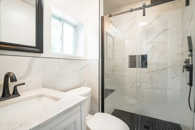 Building Photo - 619 Florida Ave NW