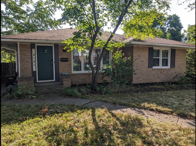 Primary Photo - 2101 30th St