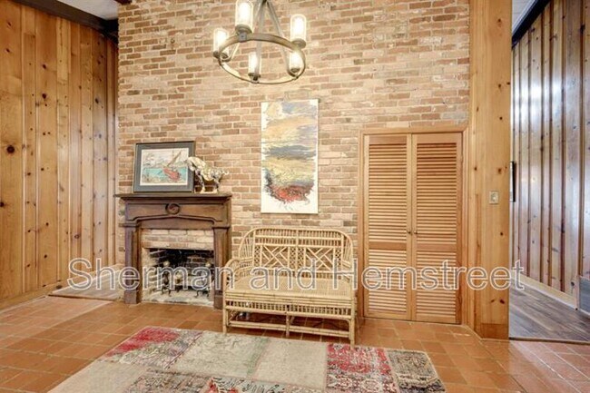 Building Photo - 289 Ashbrook Dr