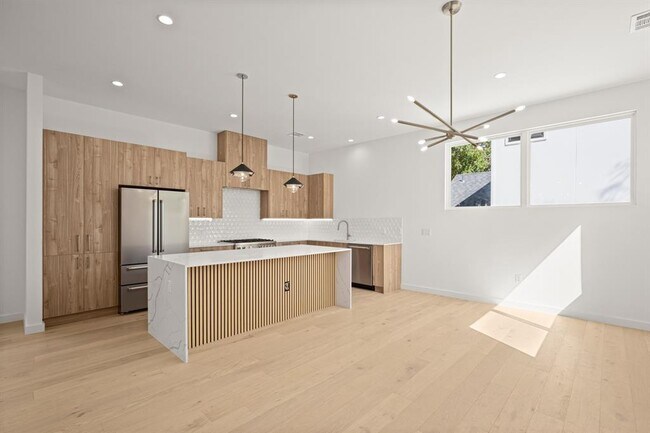 Building Photo - 1714 Woodland Ave