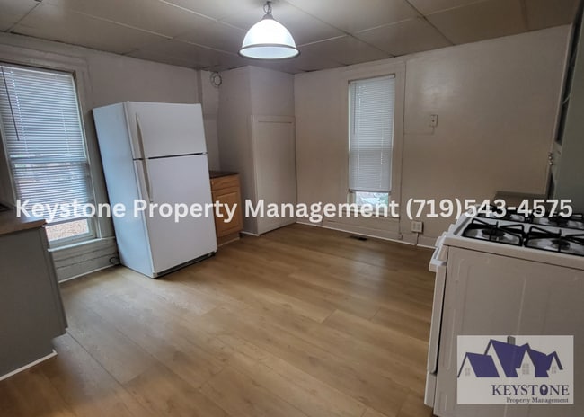 Building Photo - $475 Off Move In Special! 3 Bd/1 Bath House - Spacious Kitchen & Laundry Room $950/$950