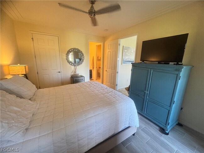 Building Photo - 11908 Izarra Way