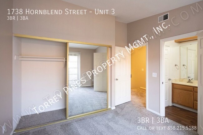 Building Photo - 3Br Townhome in Pacific Beach with Washer/...