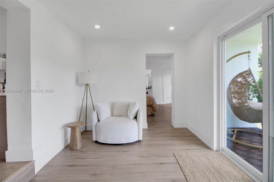 Building Photo - 18361 NE 20th Pl