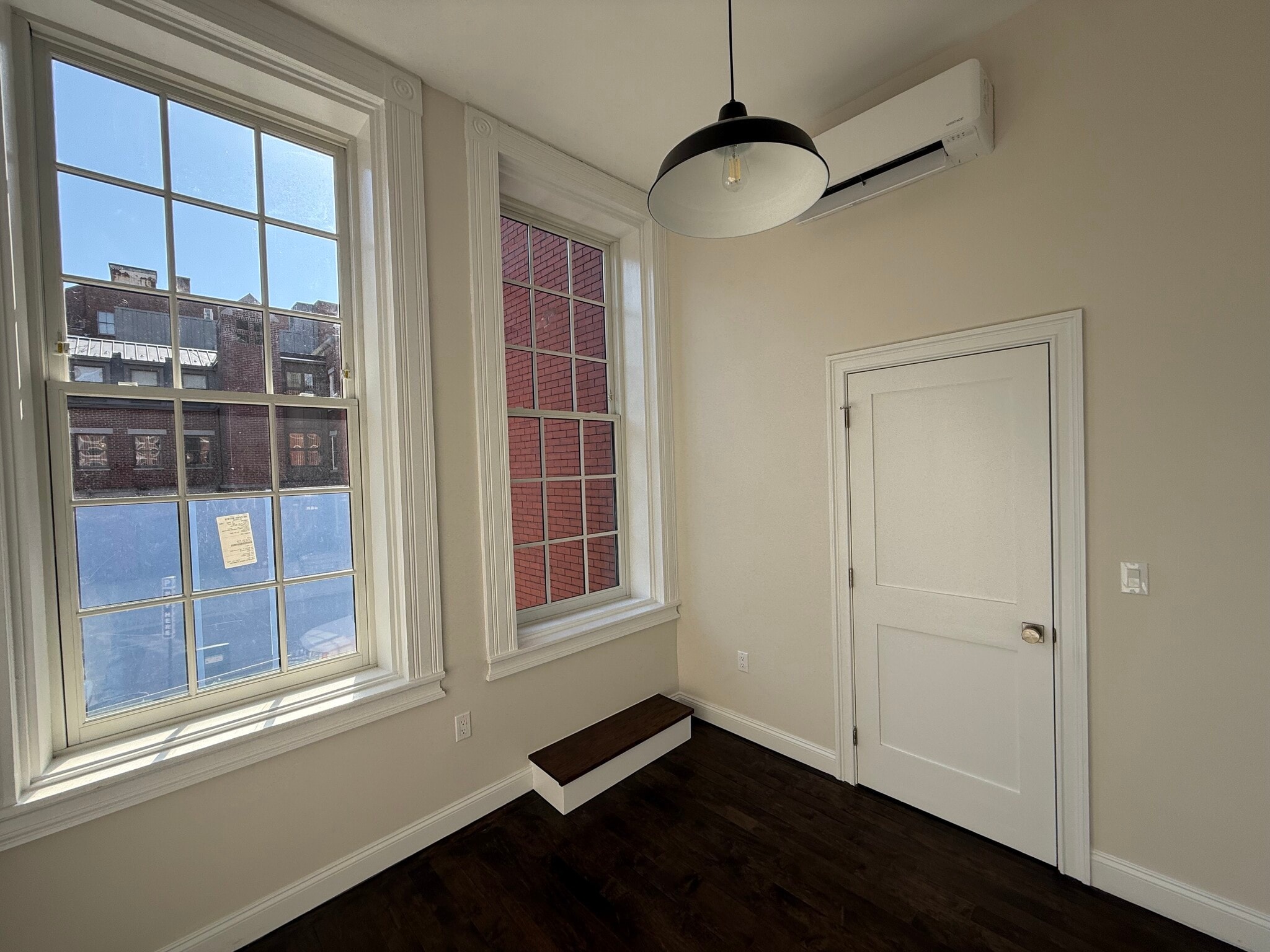 Building Photo - 37 Kirk St